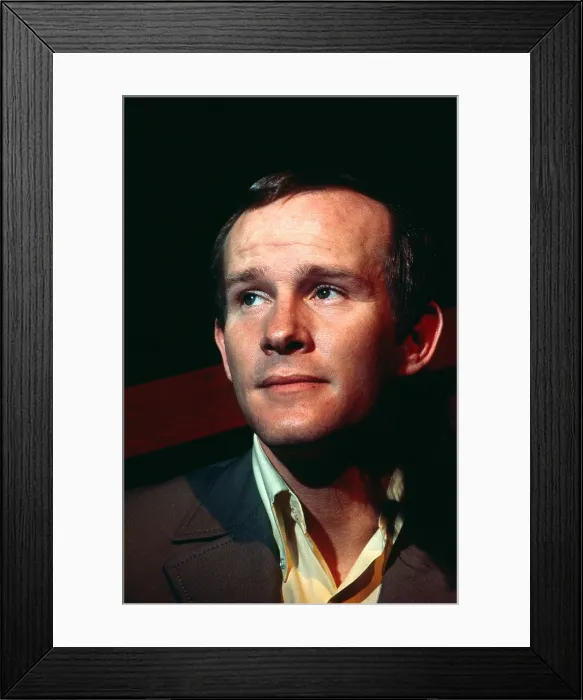 Framed Print : THE SMOTHERS BROTHERS COMEDY HOUR, Tom Smothers, (1969), 1967-70 Framed Print : THE SMOTHERS BROTHERS COMEDY HOUR, Tom Smothers, (1969), 1967-70
