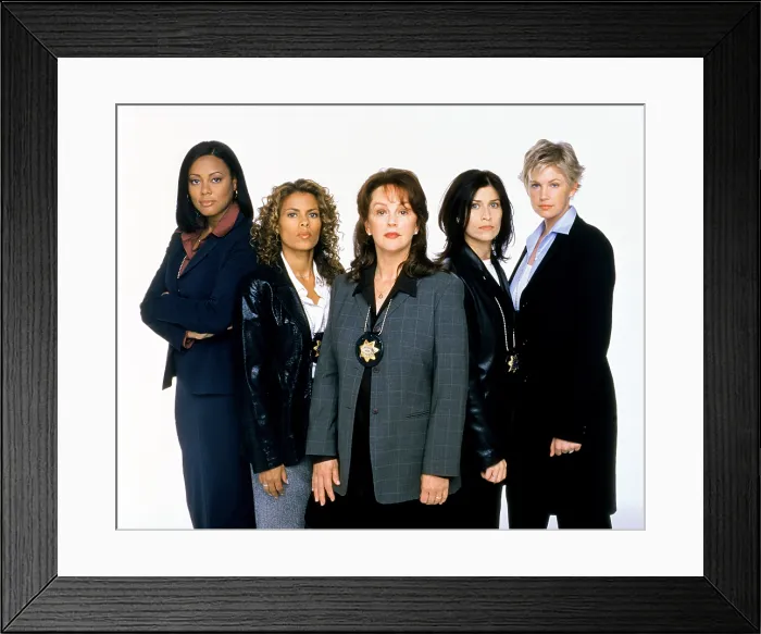 Framed Print : THE DIVISION, Lela Rochon Fuqua, Bonnie Bedelia, Lisa Vidal, Nancy McKeon, Tracey Needham, (Season 1), 2001
