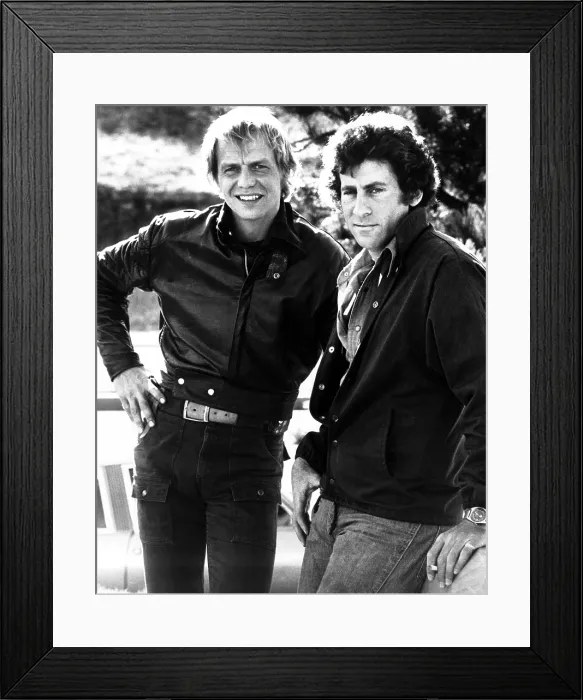 Framed Print : STARSKY AND HUTCH, Paul Michael Glaser, David Soul, 1975