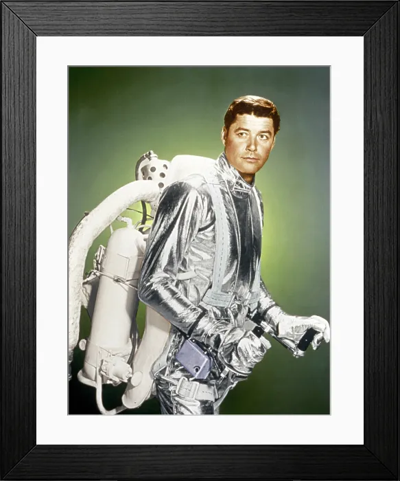 Framed Print : LOST IN SPACE, Guy Williams, 1965-1968 Framed Print : LOST IN SPACE, Guy Williams, 1965-1968