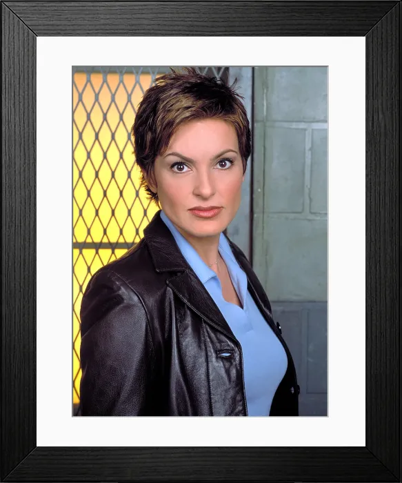 Framed Print : LAW AND ORDER: SPECIAL VICTIMS UNIT, Mariska Hargitay, (Season 3), 1999