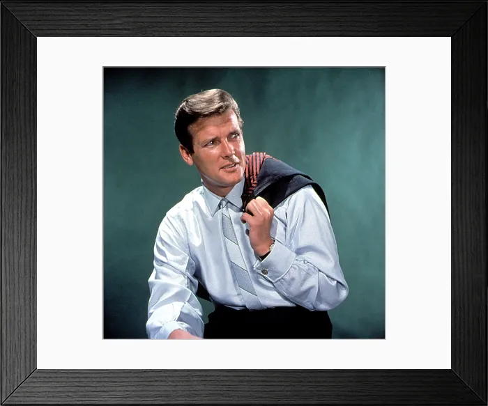 Framed Print : THE SAINT, Roger Moore, 1962-1969 Framed Print : THE SAINT, Roger Moore, 1962-1969