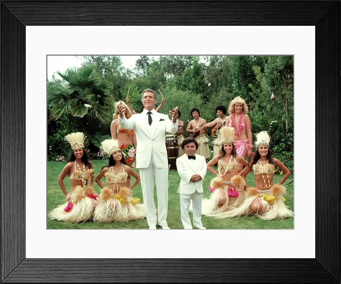 Framed Print : FANTASY ISLAND, Ricardo Montalban, Herve Villechaize, 1978-1984 Framed Print : FANTASY ISLAND, Ricardo Montalban, Herve Villechaize, 1978-1984