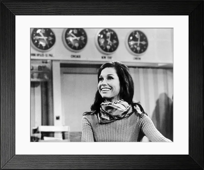 Framed Print : THE MARY TYLER MOORE SHOW, Mary Tyler Moore, 1970-77 Framed Print : THE MARY TYLER MOORE SHOW, Mary Tyler Moore, 1970-77