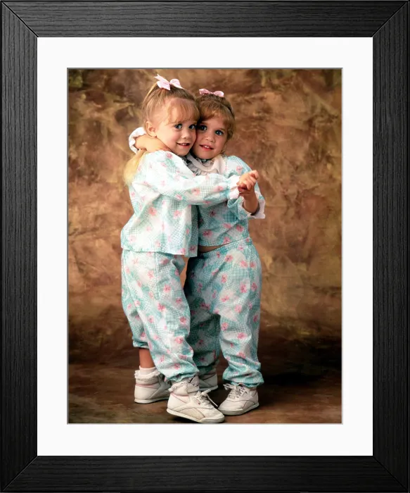 Framed Print : FULL HOUSE, Ashley & Mary Kate Olsen, 1990 Framed Print : FULL HOUSE, Ashley & Mary Kate Olsen, 1990