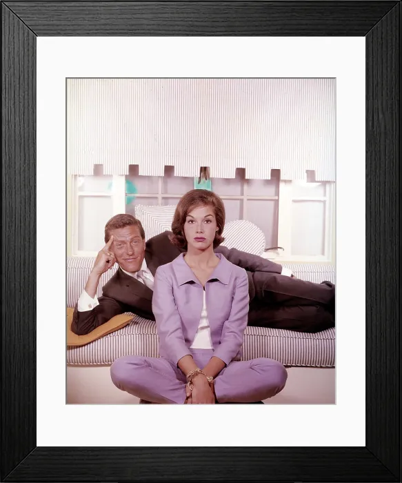 Framed Print : THE DICK VAN DYKE SHOW, from left: Dick Van Dyke, Mary Tyler Moore, 1961-66