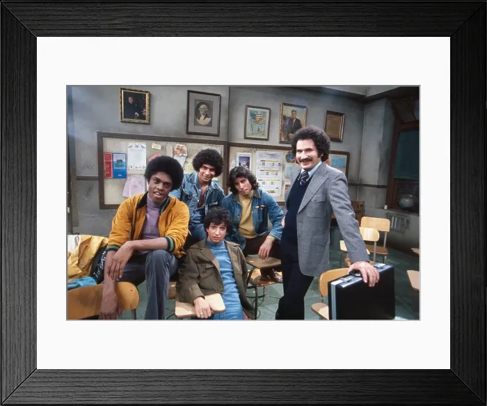 Framed Print : WELCOME BACK, KOTTER, from left: Lawrence Hilton-Jacobs, Robert Hegyes, Ron Palillo, John Travolta, Gabe Kaplan, (ca. 1977), 1975-79