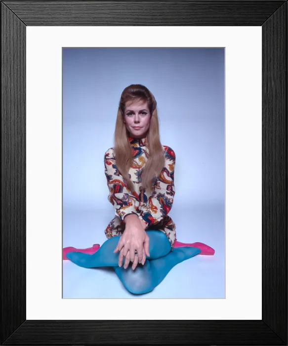 Framed Print : BEWITCHED, Elizabeth Montgomery, 1964-1972