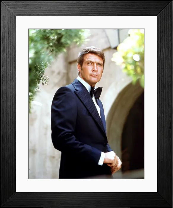 Framed Print : THE SIX MILLION DOLLAR MAN, Lee Majors, (Season 1), 1974-78