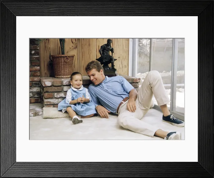Framed Print : Ryan O'Neal, at home with his daughter Tatum O'Neal, 1966