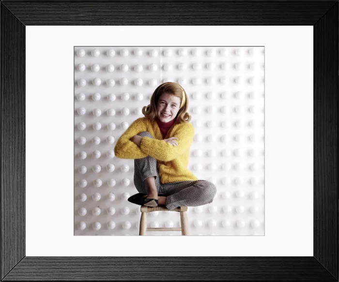 Framed Print : THE PATTY DUKE SHOW, Patty Duke, 1963-66 (1964 photo) Framed Print : THE PATTY DUKE SHOW, Patty Duke, 1963-66 (1964 photo)