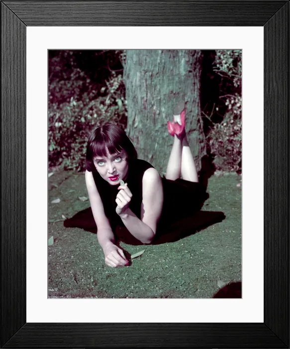 Framed Print : SCHLITZ PLAYHOUSE, (aka SCHLITZ PLAYHOUSE OF STARS), Carolyn Jones in The Girl in the Grass, (Season 6, ep 625, aired March 15, 1957), 1951-1959 Framed Print : SCHLITZ PLAYHOUSE, (aka SCHLITZ PLAYHOUSE OF STARS), Carolyn Jones in The Girl in the Grass, (Season 6, ep 625, aired March 15, 1957), 1951-1959