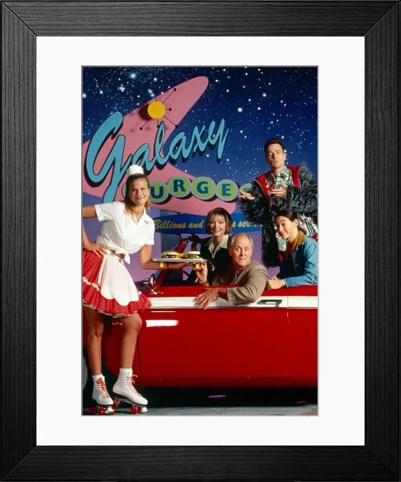 Framed Print : 3RD ROCK FROM THE SUN, from left: Kristen Johnston, Jane Curtin, John Lithgow, French Stewart, Joseph Gordon-Levitt, 1996-2001 Framed Print : 3RD ROCK FROM THE SUN, from left: Kristen Johnston, Jane Curtin, John Lithgow, French Stewart, Joseph Gordon-Levitt, 1996-2001