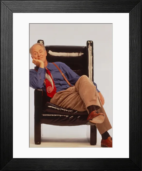 Framed Print : 3RD ROCK FROM THE SUN, John Lithgow, 1996-2001 Framed Print : 3RD ROCK FROM THE SUN, John Lithgow, 1996-2001