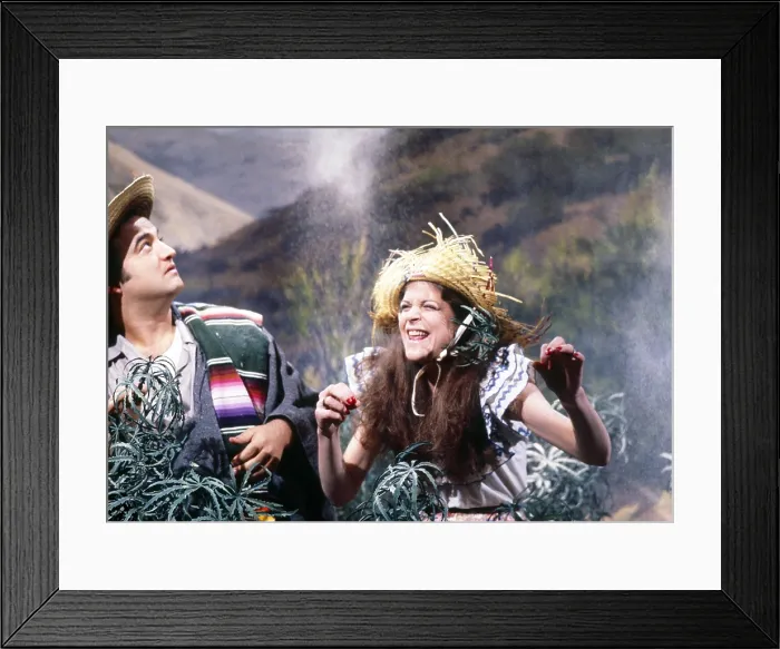 Framed Print : SATURDAY NIGHT LIVE, from left: John Belushi, Gilda Radner, Paraquat, aired 5 / 13 / 1978, (1975-) Framed Print : SATURDAY NIGHT LIVE, from left: John Belushi, Gilda Radner, Paraquat, aired 5 / 13 / 1978, (1975-)