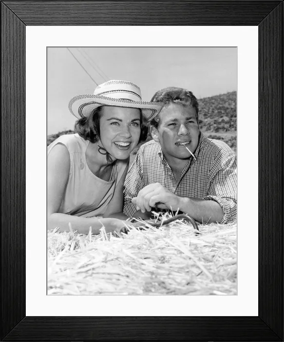 Framed Print : EMPIRE, Terry Moore, Ryan O'Neal, 1962-64 Framed Print : EMPIRE, Terry Moore, Ryan O'Neal, 1962-64