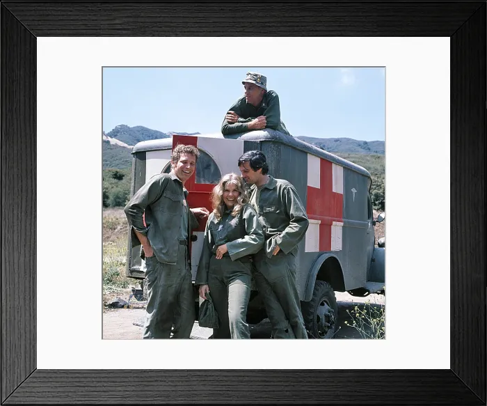 Framed Print : MASH, (aka M*A*S*H*), from left: Wayne Rogers, Loretta Swit, McLean Stevenson (top), Alan Alda, 1973, (1972-1983)