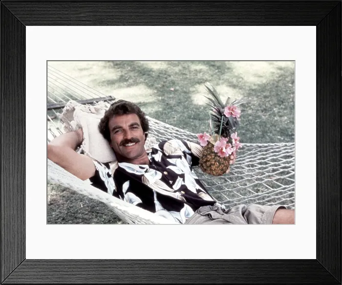Framed Print : MAGNUM, P.I. (aka MAGNUM P.I.), Tom Selleck, 1980-88 (ca. 1980 photo)