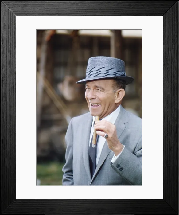 Framed Print : WENDY AND ME, George Burns, on set, 1964-1965 Framed Print : WENDY AND ME, George Burns, on set, 1964-1965