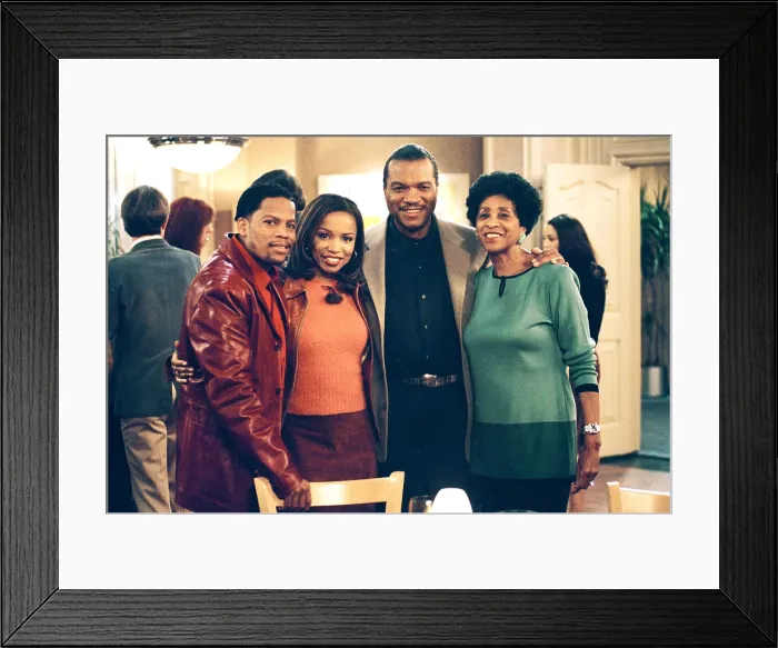 Framed Print : THE HUGHLEYS, (l to r): D.L. Hughley, Elise Neal, Billy Dee Williams, & Marla Gibbs. 'Forty Acres and A Fool', airing February 19, 2001, 1998-2002