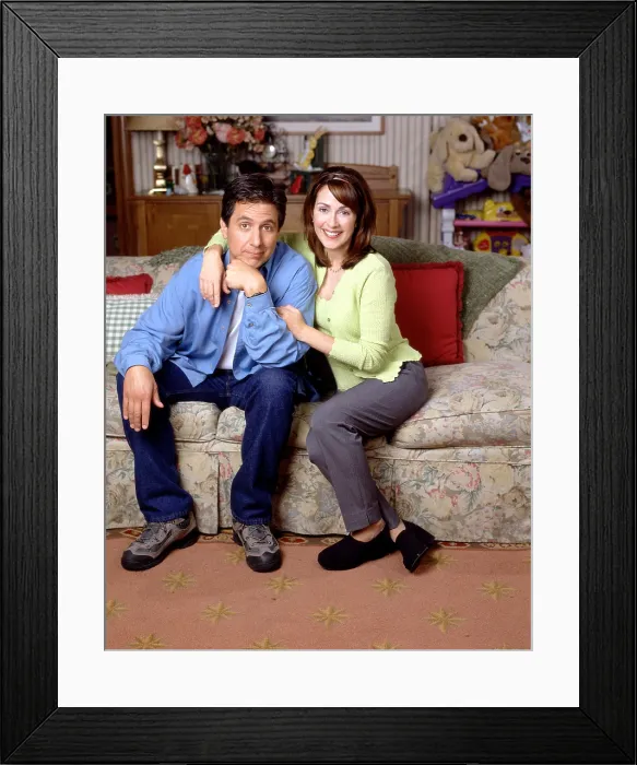 Framed Print : EVERYBODY LOVES RAYMOND, Ray Romano, Patricia Heaton, 1996-2005