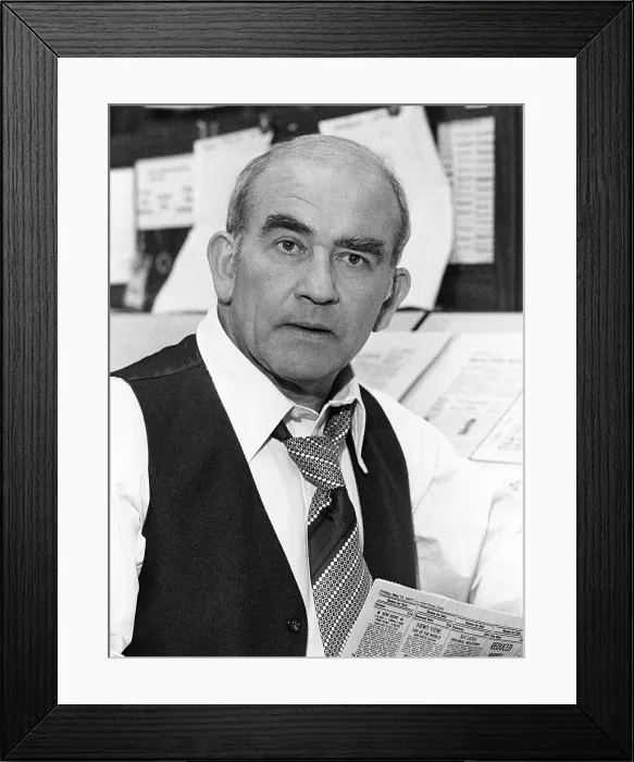 Framed Print : LOU GRANT, Ed Asner, 1977-82