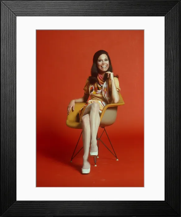 Framed Print : MARY TYLER MOORE SHOW, THE, Mary Tyler Moore, 1970-77 Framed Print : MARY TYLER MOORE SHOW, THE, Mary Tyler Moore, 1970-77