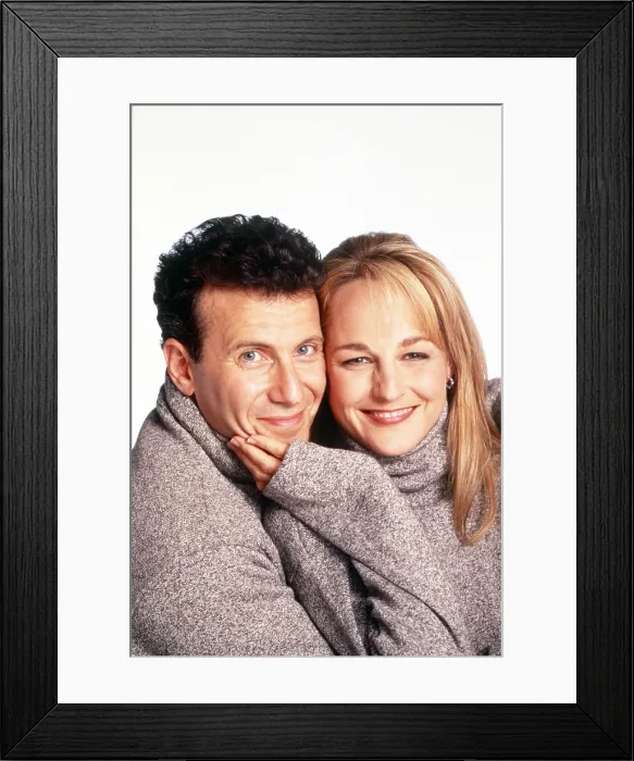 Framed Print : MAD ABOUT YOU, from left: Paul Reiser, Helen Hunt, 1992-2019 Framed Print : MAD ABOUT YOU, from left: Paul Reiser, Helen Hunt, 1992-2019