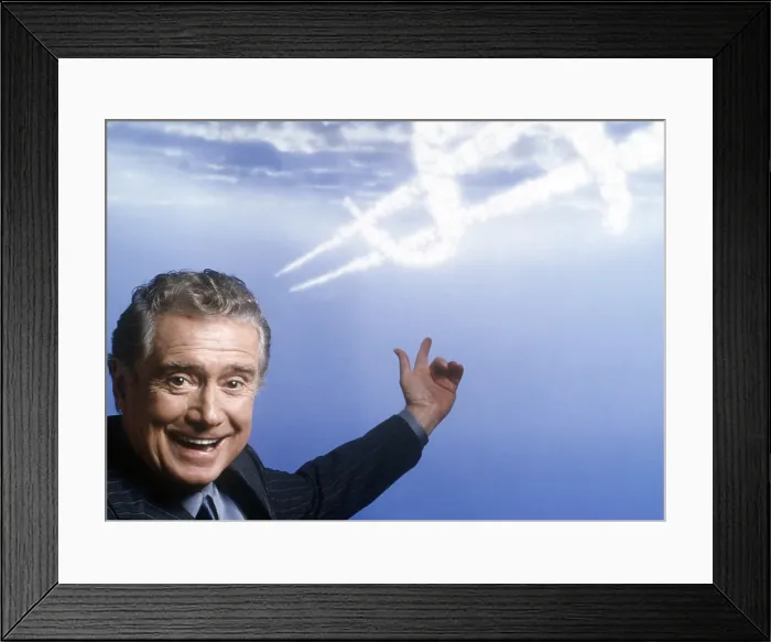 Framed Print : WHO WANTS TO BE A MILLIONAIRE, Regis Philbin (host), (1999), 1999-2002