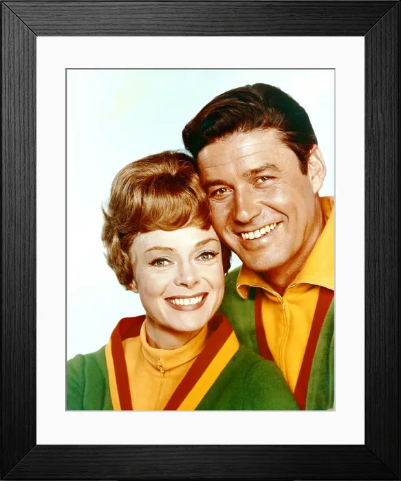 Framed Print : LOST IN SPACE, June Lockhart, Guy Williams, 1965-1968 Framed Print : LOST IN SPACE, June Lockhart, Guy Williams, 1965-1968