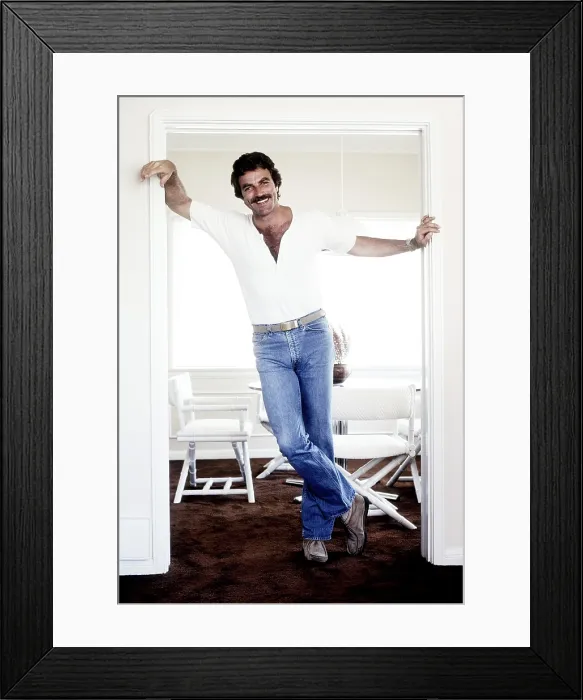 Framed Print : MAGNUM, P.I. (aka MAGNUM P.I.), Tom Selleck, 1980-88 (1980 photo)