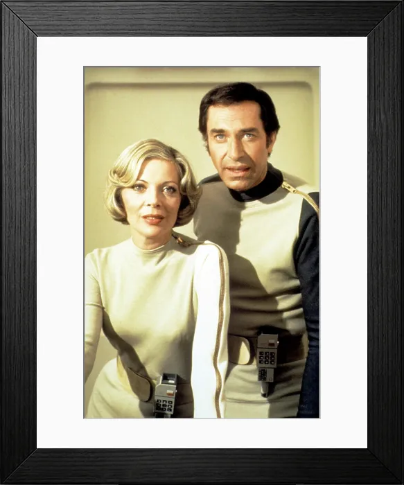 Framed Print : SPACE: 1999, Barbara Bain, Martin Landau, 1975-77 Framed Print : SPACE: 1999, Barbara Bain, Martin Landau, 1975-77