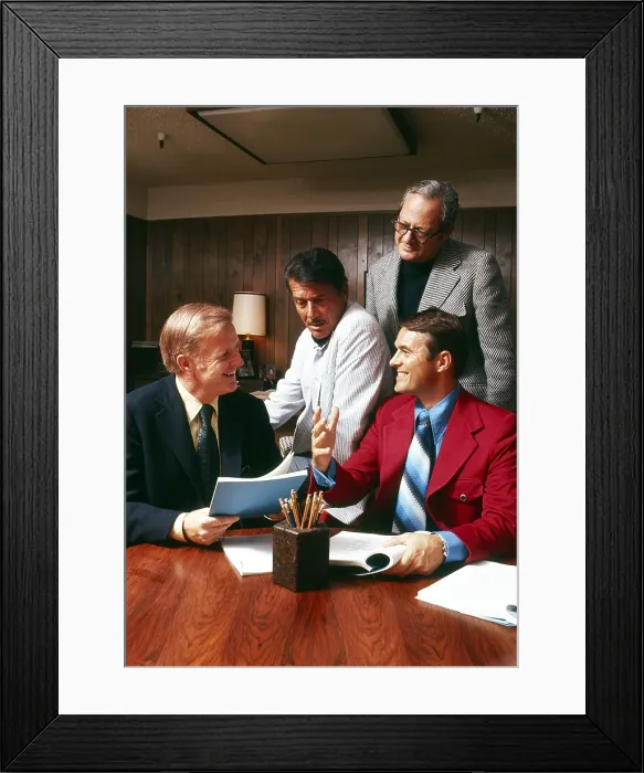 Framed Print : THE F.B.I. from left: Philip Abbott, Efrem Zimbalist Jr. William Reynolds (red), producer Quinn Martin, (1972), 1966-74