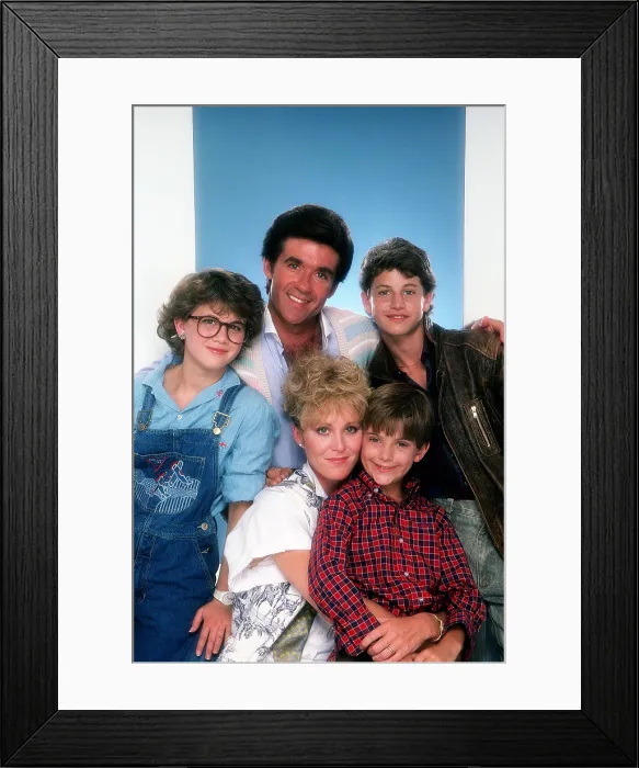 Framed Print : GROWING PAINS, from left: Tracey Gold, Joanna Kerns, Alan Thicke (back), Jeremy Miller, Kirk Cameron (1985), 1985-1992 Framed Print : GROWING PAINS, from left: Tracey Gold, Joanna Kerns, Alan Thicke (back), Jeremy Miller, Kirk Cameron (1985), 1985-1992