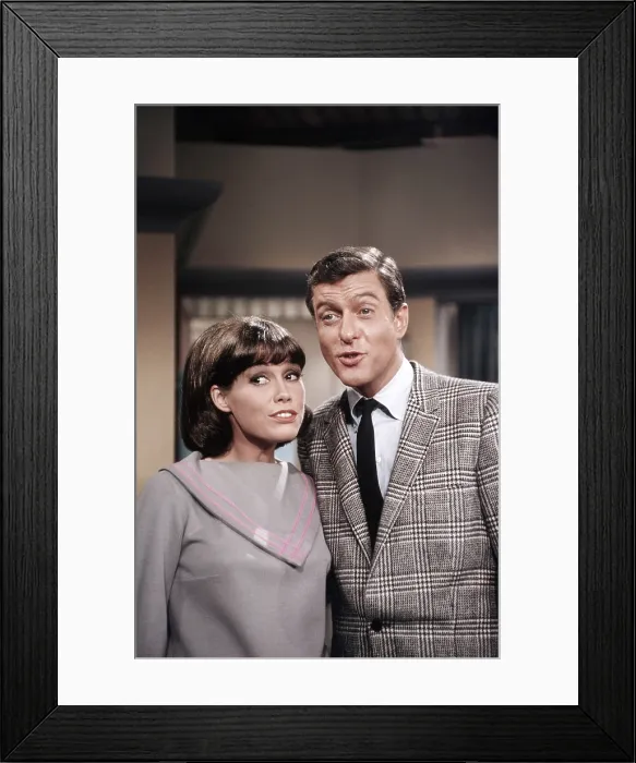Framed Print : THE DICK VAN DYKE SHOW, from left, Mary Tyler Moore, Dick Van Dyke, on-set, 1961-66 (1965 photo)
