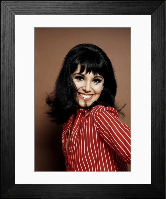 Framed Print : THAT GIRL, Marlo Thomas, 1966-71 (1966 photo) Framed Print : THAT GIRL, Marlo Thomas, 1966-71 (1966 photo)