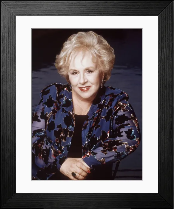 Framed Print : EVERYBODY LOVES RAYMOND, Doris Roberts, 1996-2005 Framed Print : EVERYBODY LOVES RAYMOND, Doris Roberts, 1996-2005