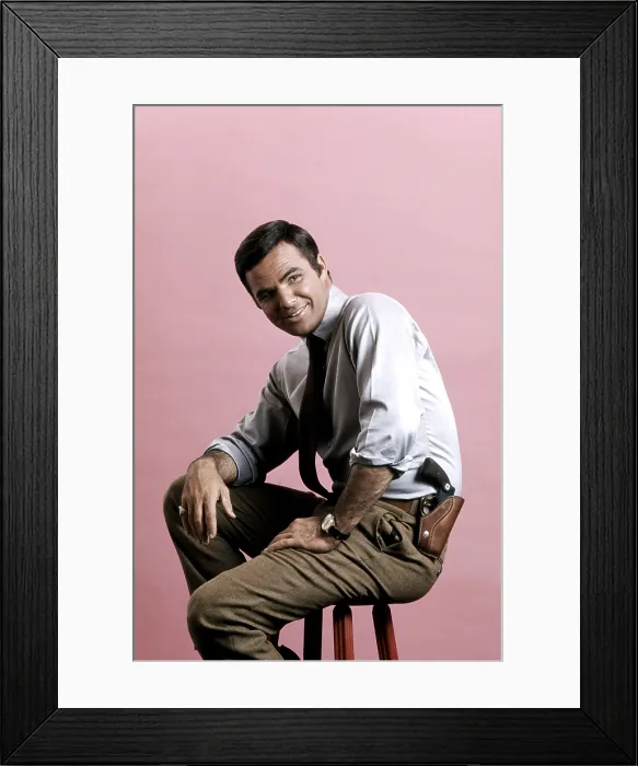 Framed Print : DAN AUGUST, Burt Reynolds, (1970), 1970-1971