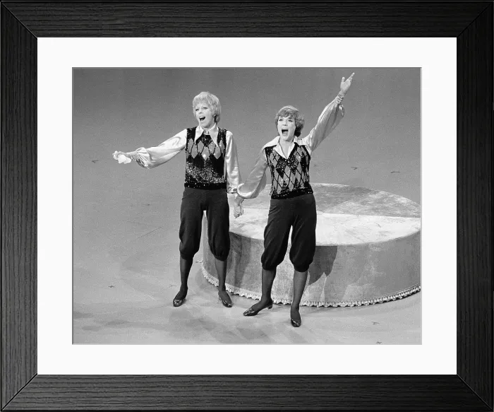 Framed Print : JULIE AND CAROL AT LINCOLN CENTER, from left: Carol Burnett, Julie Andrews, 1971