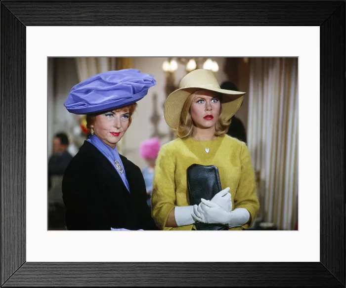 Framed Print : BEWITCHED, from left: Agnes Moorehead, Elizabeth Montgomery, (1964), 1964-1972