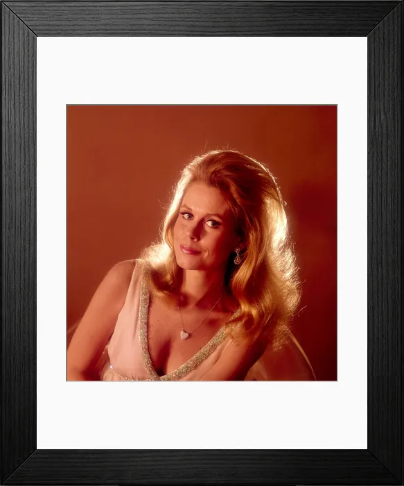 Framed Print : BEWITCHED, Elizabeth Montgomery, (3 / 22 / 1969), 1964-1972