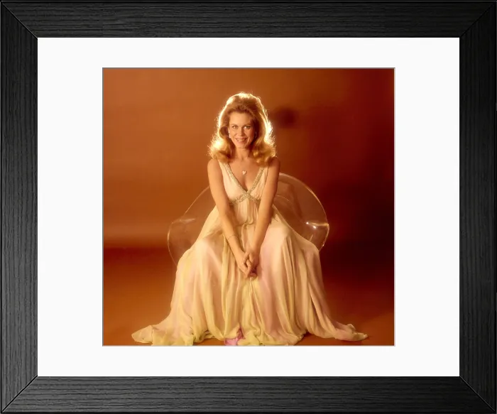 Framed Print : BEWITCHED, Elizabeth Montgomery, (3 / 22 / 1969), 1964-1972