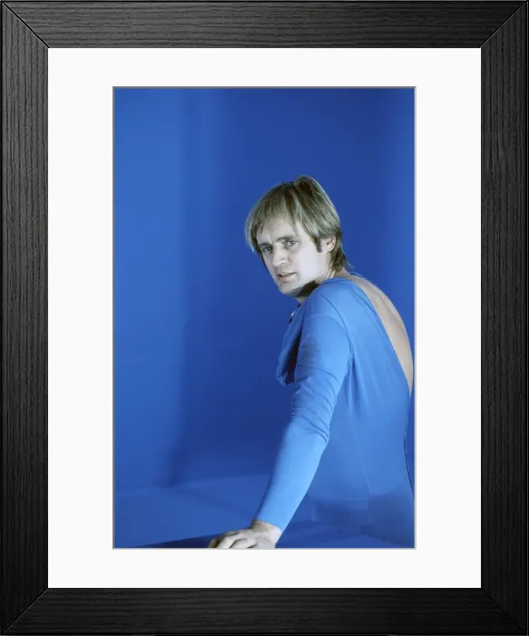 Framed Print : THE INVISIBLE MAN, David McCallum, 1975-76 Framed Print : THE INVISIBLE MAN, David McCallum, 1975-76
