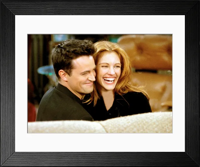 Framed Print : FRIENDS, Matthew Perry, Julia Roberts, The One After The Superbowl, Pt. I & II, (Season 2, epis. #212 / 213), 1994-2004