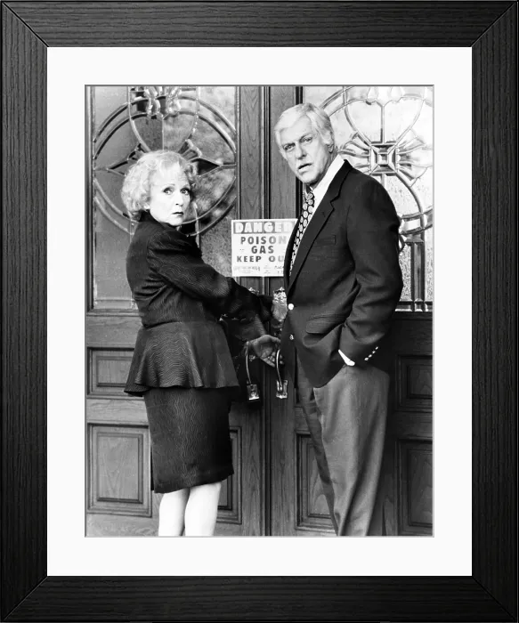 Framed Print : DIAGNOSIS MURDER, from left: Betty White, Dick Van Dyke, Death by Extermination, season 2, ep. 11, aired 12 / 2 / 1994, 1993-2001
