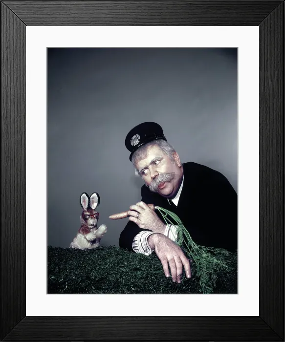 Framed Print : CAPTAIN KANGAROO, Bob Keeshan as Captain Kangaroo (1955), 1955-84 Framed Print : CAPTAIN KANGAROO, Bob Keeshan as Captain Kangaroo (1955), 1955-84