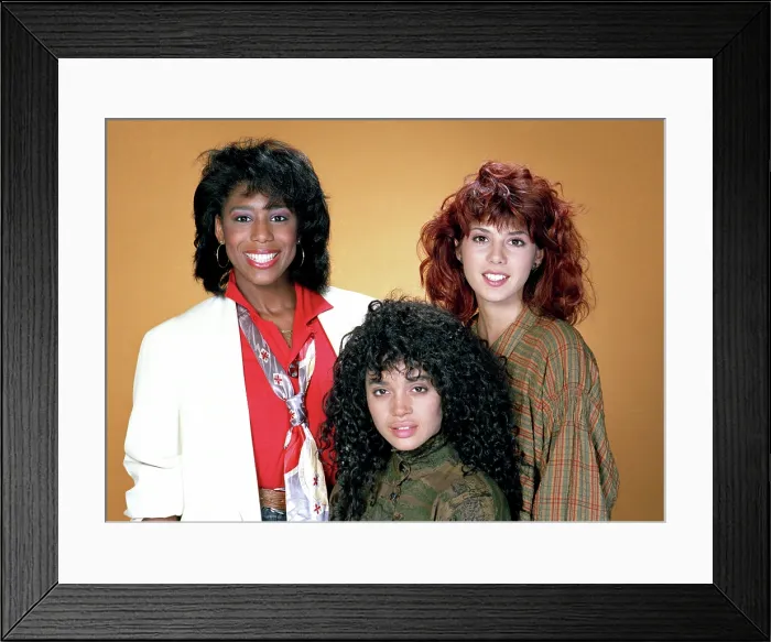 Framed Print : A DIFFERENT WORLD, (from left): Dawnn Lewis, Lisa Bonet, Marisa Tomei, (Season 1), 1987-93