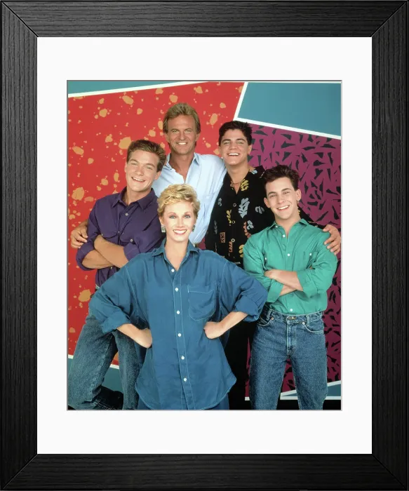 Framed Print : VALERIE, (aka THE HOGAN FAMILY, aka VALERIE'S FAMILY), (clockwise, from bottom-center): Sandy Duncan, Jason Bateman, Josh Taylor, Danny Ponce, Jermy Licht, (Season 6), 1986-91