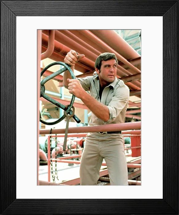Framed Print : SIX MILLION DOLLAR MAN, Lee Majors, 1974-78