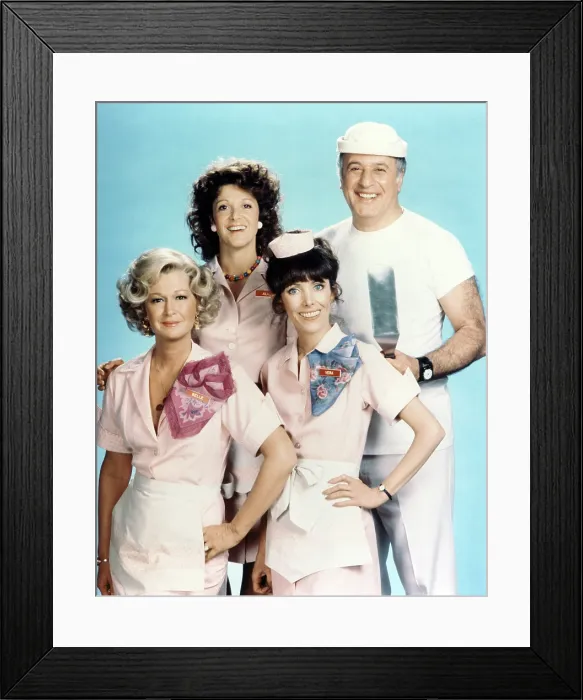 Framed Print : ALICE, from left: Diane Ladd, Linda Lavin, Beth Howland, Vic Tayback, 1976-85